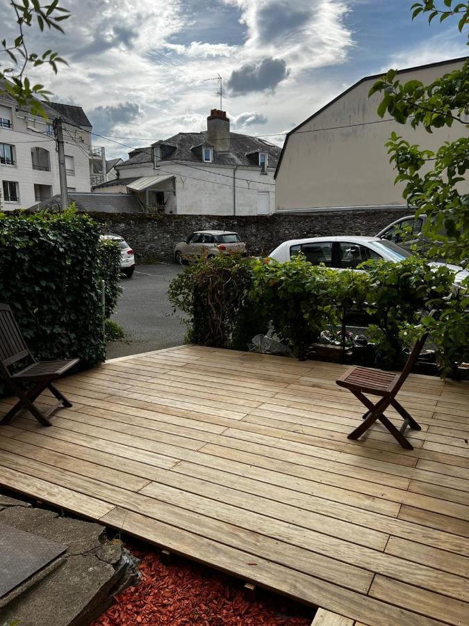 Charmant studio au calme terrasse privée place de parking sécurisée Angers Esterno foto